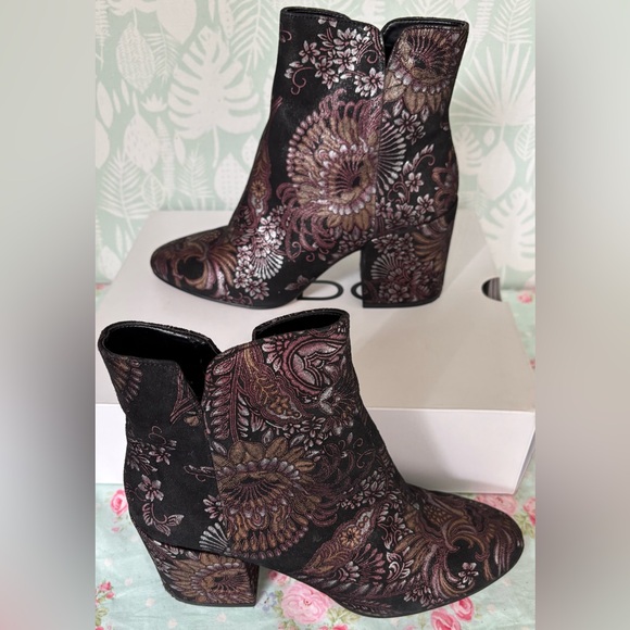 Aldo Demarais Paisley Floral Printed heeled ankle boots Size 8.5 - Picture 2 of 10